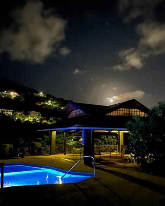 Mid-Century: Caribbean Style Apartment Contant  Bagian luar foto